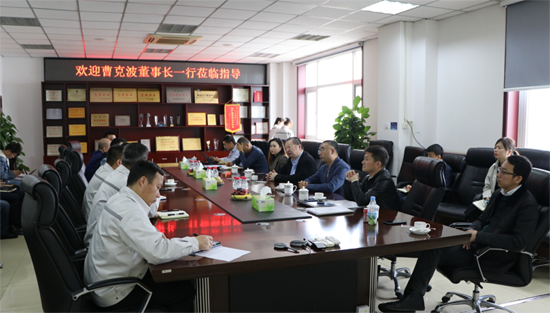 模塑科技董事長曹克波一行赴北汽模塑指導工作
